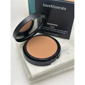 BareMinerals BAREPRO 16 HR Skin Perfecting Powder Foundation Medium Deep 40 Cool